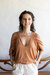 Blusa Hari Caramelo