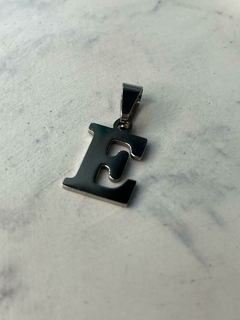 DIJE LETRA E - comprar online