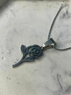 CADENITA + DIJE ROSA - comprar online