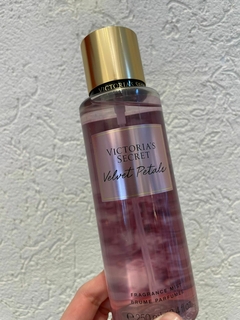 BODY SPLASH VELVET PETALS