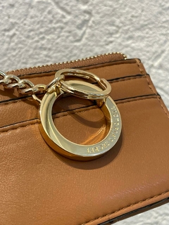 TARJETERO KEYCHAIN MARRON en internet