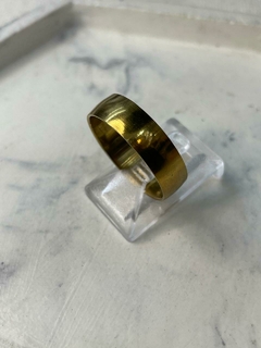 ANILLO ALIANZA GRUESA DORADO en internet