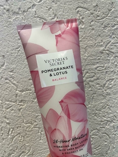 CREMA POMEGRANATE AND LOTUS - comprar online