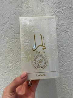 PERFUME YARA MOI MUJER