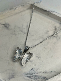CADENITA + DIJE MARIPOSA CRISTAL - comprar online