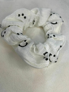 SCRUNCHIE SMILE - comprar online
