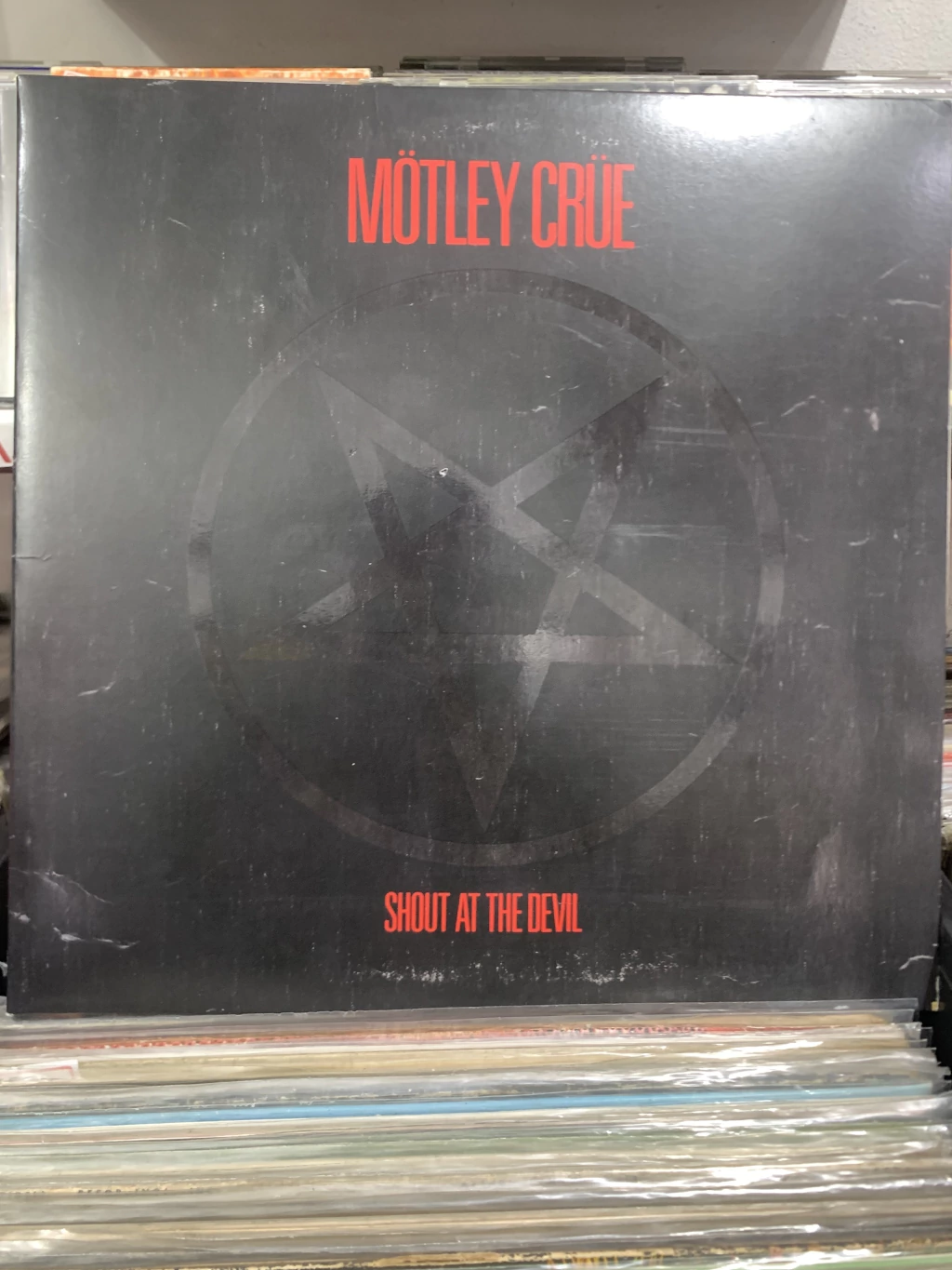 MÖTLEY CRÜE - SHOUT AT THE DEVIL ( 2000 )