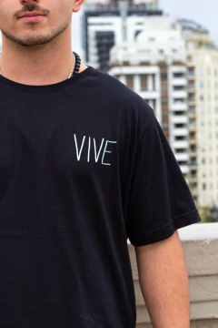 Remera Oversize "Alive" en internet
