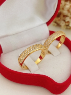 Par de Aparadores Luxo Folheados á Ouro 18k