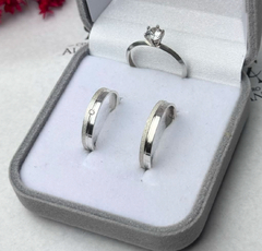 Par de Alianças Maitê Retas 4mm Semi Lateral Diamantadas e Polida c/ 1 Friso Centro - comprar online