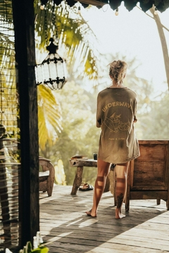 Remera Underwave Macchiato Mostaza Washed - comprar online