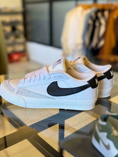 Nike Blazer Blancas con Negro