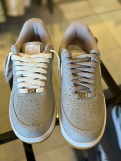 Nike Air Force Grises en internet