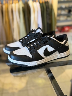 Nike Dunk Negras con Blanco en internet