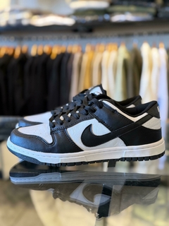 Imagen de Nike Dunk Negras con Blanco