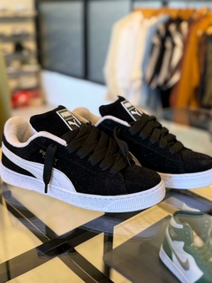 Pumas Suede Negras