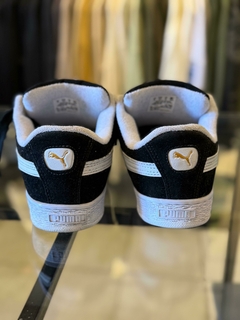 Pumas Suede Negras en internet