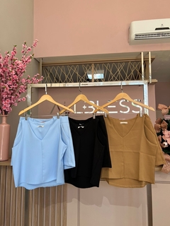 CONJUNTO DE BLUSA E SHORT - Allbless