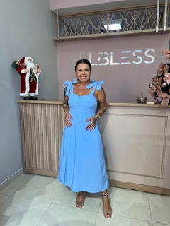VESTIDO MID COM LAÇO NOS OMBROS na internet