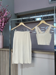 CONJUNTO CANELADO CROPPED E SAIA MIDI - Allbless