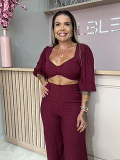CONJUNTO DE CROPPED E CALÇA na internet