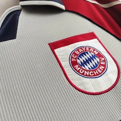 Bayern Munich 98/99 - Visitante en internet
