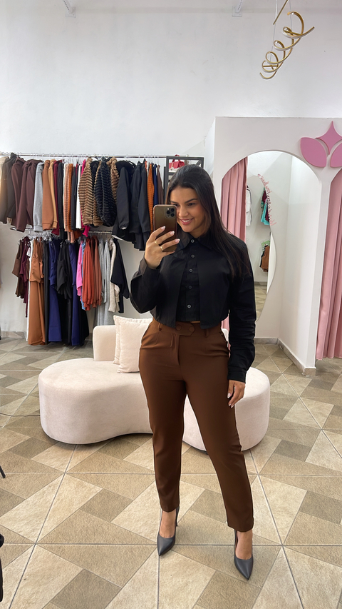 Calça em corte alfaiataria - comprar online