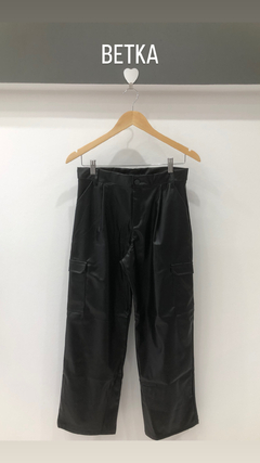 PANTALON ENGOMADO CARGO