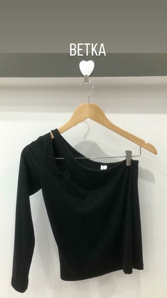 REMERA UN HOMBRO GOTA