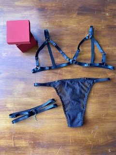 TOTAL BLACK
