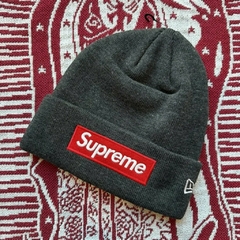 New Era Box Logo Beanie Charcoal (FW21) - Drip Factory AR