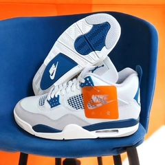 Imagen de Jordan 4 Retro Military Blue (2024)