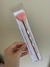 Queridinho dos experts em maquiagem profissional, é um ótimo aliado para remover o excesso de sombra e de outros produtos em pó sem borrar tudo. É também perfeito para passar iluminador em pó de forma leve, criando um glow que parece que vem de dentro da 