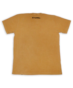 Camiseta de algodão estonada masculina com estampa boi no chão.