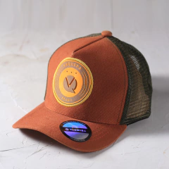 Boné da marca vaquera com estampa brasão vaquera.