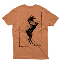 Camiseta Masculina Estonada Estampa Cavalo Empinando