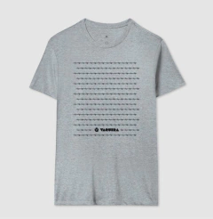 Camiseta de algodão com estampa de arame farpado.