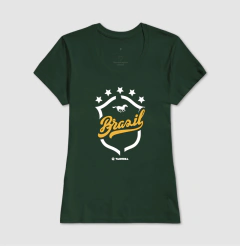 Camiseta feminina verde estilo regular com estampa do Brasil 2026.