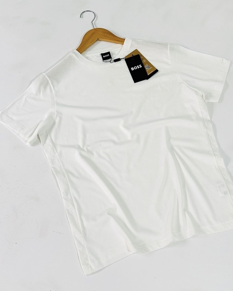 Camiseta small logo alto relevo branca