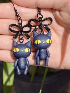 Gatitos negros