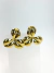 BRINCO DOURADO ORQUIDÊA 3 PETÁLAS FOLHEADO A OURO 18K - loja online