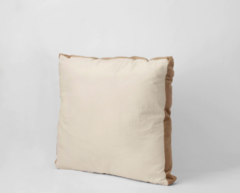 MATERIAL: Tusor 100% Algodón - Faja de Pana 100% Algodón
TAMAÑO: 50 x 50 x 5 cm
CUIDADO: Lavado a mano y plancha tibia
NOTA: Las imágenes pueden presentar variaciones de color.
