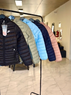 Camperas Nike (dama) importadas - comprar online