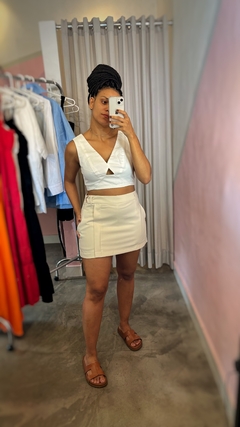 Short Saia Babi - Sofisticação e Versatilidade no Seu Look na internet
