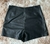 Shorts Saia Couro Falso Babados Talita Kume - Bazar Friends And Family