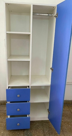 ROPERO AZUL - comprar online