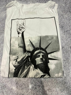 Remera Estatua