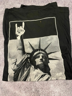 Remera Estatua - comprar online
