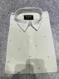 Camisa con pintitas manga larga