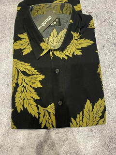 Camisa floreada manga corta